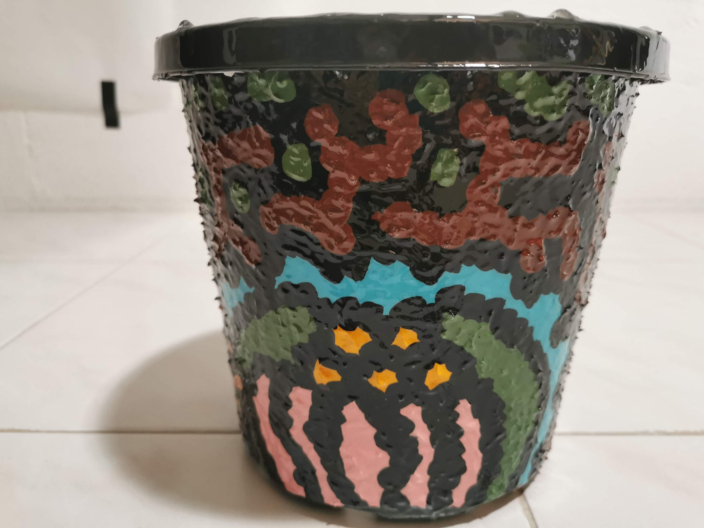 Sri Lanka Australia upcycled resin plant pot