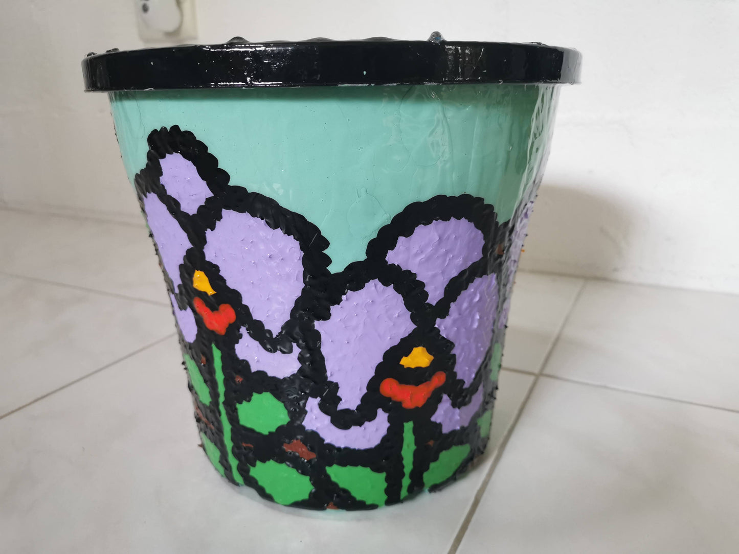 Upcycling-Orchideen-Pflanztopf aus Harz